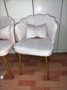 Chaise de salle à manger moderne en velours rose, chaise de coiffeuse avec dossier coquille et coussin à nœuds, tabouret de coiffeuse pour chambre de filles, appartement, hôtel - Product Image 6