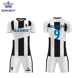 Divisa <span class=keywords><strong>da</strong></span> <span class=keywords><strong>Calcio</strong></span> Personalizzata Economica Nera e Gialla <span class=keywords><strong>Kit</strong></span> Completo - Product Image 6