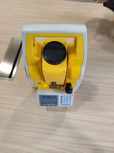 เครื่องวัดมุมแบบ Total Station รุ่น Hi-target ZTS-420L8 ระดับมืออาชีพ พร้อมหน้าจอสี และระบบ Non-prism ระยะ 800 เมตร ความแม่นยำ 2 วินาที สำหรับงานสำรวจ - Product Image 1