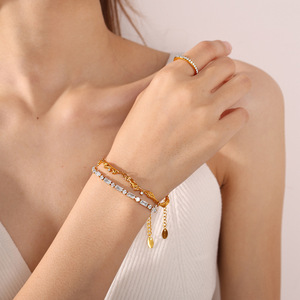 กำไลข้อมือลายทองสไตล์ยุโรปอเมริกัน ประดับเพชรเม็ดเล็ก ปรับขนาดได้ ของขวัญเครื่องประดับ โลหะผสมสังกะสี ดีไซน์เรขาคณิต - Product Image 4