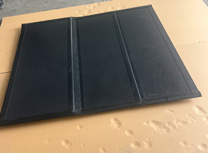 Kunden spezifische dreifach gefaltete Persenning für Ford F150 2015-2020 5,5 Fuß LKW-Ladefläche Einziehbare und wasserdichte manuelle Verriegelung funktion - Product Image 2