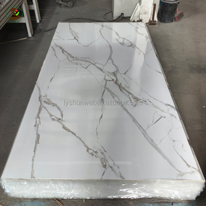 Panneaux muraux modernes en <span class=keywords><strong>PVC</strong></span> <span class=keywords><strong>imitation</strong></span> <span class=keywords><strong>marbre</strong></span> <span class=keywords><strong>blanc</strong></span> naturel, imperméables et résistants à l'humidité, pour villas et hôtels, fabrication chinoise OEM/ODM à bas prix - Product Image 2