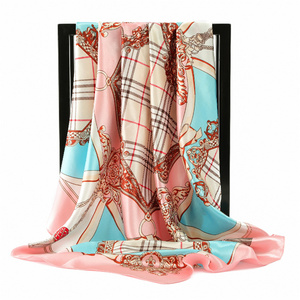 Prêt à expédier Hijab instantané en satin avec longue écharpe et casquette de <span class=keywords><strong>baseball</strong></span> Ensemble sportif de luxe pour femmes - Product Image 1