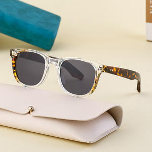 Nouvelles lunettes de soleil carrées pour hommes, monture noire en PC, protection UV400, lunettes de mode pour le voyage et la conduite ZS-98139 - Product Image 2