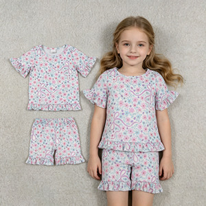 Conjuntos de Ropa para Niñas Pequeñas, Camiseta y Pantalones Cortos con Estampado de Flores a Cuadros Cereza, Estilo Casual, Venta al Por Mayor, RTS Boutique - Product Image 3
