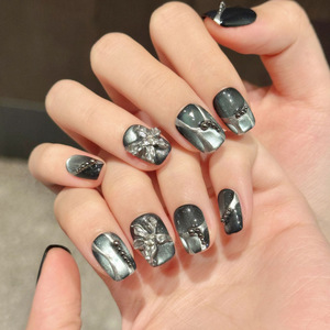 Uñas postizas francesas cuadradas cortas negras <span class=keywords><strong>con</strong></span> efecto ojo de gato, <span class=keywords><strong>con</strong></span> flores 3D talladas a mano, diseño avanzado de líneas, purpurina y pedrería, a granel. - Product Image 3