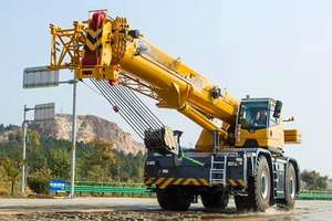 Crane Hidrolik Mobile 70 Ton untuk Medan Berat XCR70_Y Mesin Pengangkat Truk Crane Mobile Crane untuk Dijual - Product Image 2