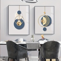 Affiche Murale Moderne Dorée et Bleue, Graphisme Abstrait, Style Luxe, Décoration Créative pour Salon, Peinture Nature Morte