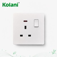 Prise murale britannique Kolani OEM ODM standard UK 13A à 1 interrupteur avec voyant néon, prise murale 3 broches 13A en PC ignifuge