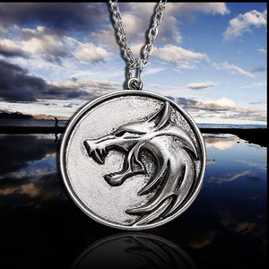 Collana con Ciondolo in Lega di Zinco Retrò del Gioco The <span class=keywords><strong>Witcher</strong></span> 3 <span class=keywords><strong>Wild</strong></span> <span class=keywords><strong>Hunt</strong></span>, Regalo per Fidanzamento e Matrimonio - Product Image 3
