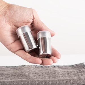 2 pièces, mini pots à épices en acier inoxydable, salières et poivrières portables pour l'extérieur - Product Image 2