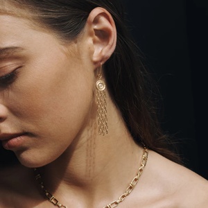 Boucles d'oreilles pendantes minimalistes en argent sterling 925, plaqué or 14 carats, nouveau style, tendance 2026, hypoallergéniques, pour femme - Product Image 2