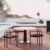 Ensemble table et chaises d'extérieur en alliage d'aluminium, idéal pour cour, jardin, terrasse, gîte, restaurant, mobilier d'extérieur commercial