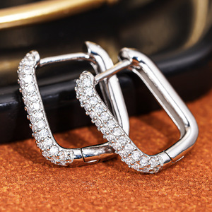Boucles d'oreilles simples pour femmes, accessoires minimalistes pour tous les jours - Product Image 3