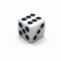 Dés en acrylique personnalisés mélangés à des dés blancs solides, points standard D6, parfaits pour les jeux de société et les accessoires de TCG.