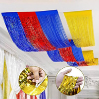 Rideau de plafond en fils de pluie PET épaissis et allongés avec pompons pour la décoration de salles de fête d'anniversaire et de mariage