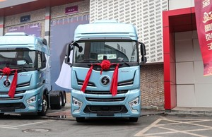 Camión Tractor Diésel Shacman X6000 6x4 con Transmisión Automática y Cabina de Techo Alto para Transporte Logístico - Product Image 2