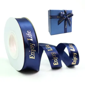 Échantillon gratuit de ruban de satin simple face bleu foncé de luxe avec rubans d'emballage cadeau avec logo en feuille d'or Enjoy Life