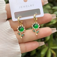 Boucles d'oreilles en zircon plaqué cuivre 18 carats à la mode avec différents styles pour le port quotidien des femmes, cadeaux élégants et rétro