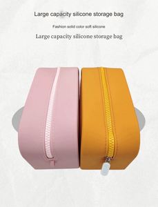 Nouvelle trousse de maquillage en silicone de qualité alimentaire, résistante à l'eau, motif dessin animé, portable, grande capacité, pliable, porte-cartes, fermeture éclair, cosmétique - Product Image 3