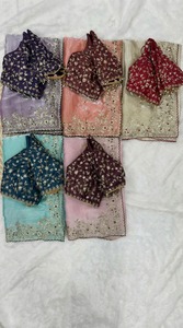 Sari de fête traditionnel élégant en satin Fandy avec un magnifique travail de sequins sur le pallu et une blouse à bordure de designer riche en détails - Product Image 3