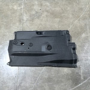 Plaque de protection sous châssis avant droite en plastique noir Suzuki Cx 5 2018 KD5H 56 3D0 - Product Image 1