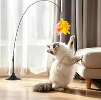 Jouet interactif pour chat Playpal avec base à ventouse puissante, tige flexible et plume aléatoire – Produits d'amusement pour animaux de compagnie