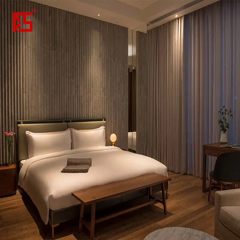 Set Ruang Tamu Hotel Bintang 5 OEM Gaya Kayu Amerika Waktu Pengemasan Kamar Tidur Modern Papan Solid CIF