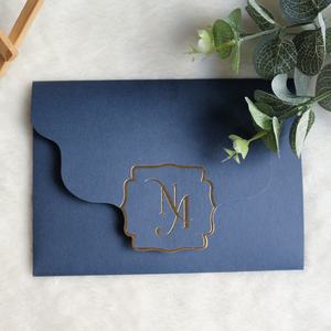 Eleganti Inviti Matrimoniali in Inglese con Cartella in Acrilico di Lusso in Oro e Blu - Product Image 5