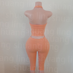 Abbigliamento Estivo da Donna, Set <span class=keywords><strong>Due</strong></span> Pezzi con Logo Personalizzato, Top Corto con Spalline e Leggings Capri in Morbido Cotone - Product Image 3