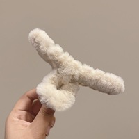 Pince à cheveux Kawaii en fourrure, pince requin solide et duveteuse pour femmes et filles, accessoires coréens, décoration de fête W24-973