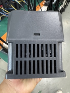 Variateur de fréquence triphasé 380V 1,5KW pour pompe de surpression de système d'alimentation en eau - Product Image 5