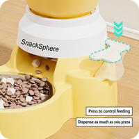 Distributeur automatique de nourriture moderne pour animaux de compagnie, grande capacité, type à pression, contrôle des portions, distributeur interactif de nourriture pour chiens et chats