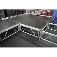 Scène extérieure mobile de luxe antidérapante pour événements, podium facile à installer, équipement d'éclairage pour concerts et mariages, scène extérieure en aluminium