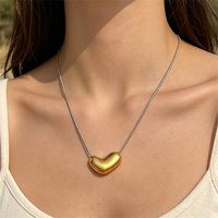Colliers en acier inoxydable en gros avec pendentifs de créateur pour femmes, accessoires étanches en PVD 18 carats, bijoux de mode pour le cou