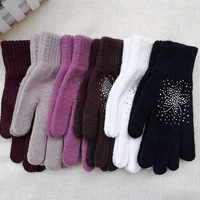 Gants tricotés chauds à la mode pour femmes pour l'automne et l'hiver Strass et polaire résistant au froid pour un usage quotidien