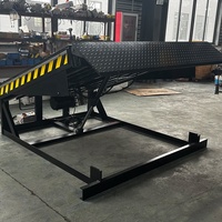 Niveleur de quai hydraulique robuste pour zone de chargement d'entrepôt, capacité de 10 tonnes, rampe de quai automatique de type fosse