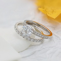 Ensemble de bagues en argent Sterling plaqué Rhodium 925 Moissanite 8MM 2CT bague ronde Moissanite avec anneau d'éternité de 2mm