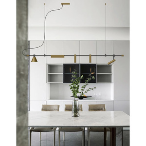 Lámparas Colgantes Minimalistas de Diseño Creativo en Forma de Tira Larga para Restaurantes, Bares, Islas de Cocina, Salas de Té, Salas de Exposición, Iluminación de Tiendas - Product Image 3