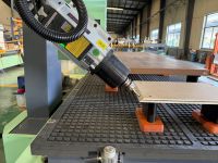 Centre d'usinage CNC industriel 4 axes avec broche ATC 9KW, axe rotatif indépendant, magazine 8 outils pour la sculpture sur bois 3D