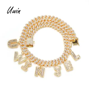 Collier Baguette personnalisé avec lettres, 10 pièces en zircon cubique, chaîne de nom, bijoux de rappeur - Product Image 1