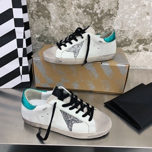 Nuevo Diseño, Zapatillas Deportivas Super Goose Blancas con Suela Dorada y Brillantina, Elegantes y Clásicas de Primavera con un Brillo Sutil para Mujer - Product Image 3
