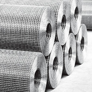 Malla de Alambre Soldada Galvanizada Recubierta de PVC, Malla Protectora de Acero Inoxidable de Calibre 8 y 10 en Rollos - Product Image 1