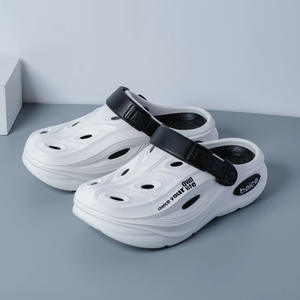 Sabots d'été pour hommes Belce, blancs, en EVA, antidérapants, à semelle épaisse, pour la plage, décontractés, sportifs, talon de 2-3 cm - Product Image 1