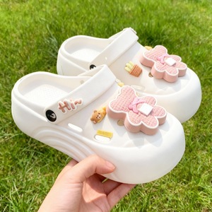 Chaussures de plage pour filles, style collège, été, fleurs, bout rond, semelle épaisse, EVA respirant, antidérapant, pantoufles de bain - Product Image 4