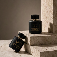 Flacon de parfum en verre noir mat de luxe 50ml 100ml, flacon de parfum vide avec logo personnalisé, estampage doré pour commande d'échantillon