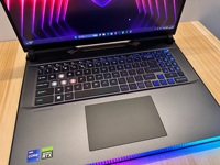 Laptop MSI Titan GE78HX i9-14900HX RTX4090 240hz Layar 2.5K Kondisi 95% Baru Bekas