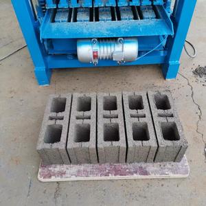 Macchina per la Produzione di Blocchi di Calcestruzzo Cavi di Alta Qualità e Basso Costo, 4.8kW 220V/380V, Macchinario Automatico Mobile per la Fabbricazione di Mattoni - Product Image 2