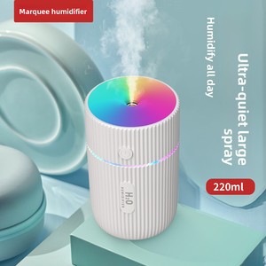 Prix Usine – Mini Purificateur d'Air Portable USB 220 ML à Ultrasons pour Voiture et Maison, avec Lumières Colorées, en Plastique, Faible Bruit, Air Pur - Product Image 4