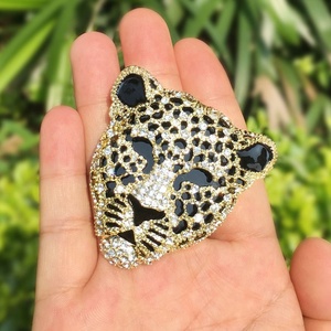 Broche personnalisée tête de léopard vintage européenne et américaine en alliage, incrustée de diamants, pour <span class=keywords><strong>homme</strong></span>, accessoire de <span class=keywords><strong>costume</strong></span> haut de gamme - Product Image 6